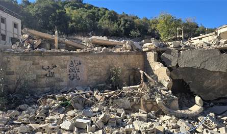 بالصور: دمار كبير جراء تفجير القوات الإسرائيلية النادي الحسيني في العديسة