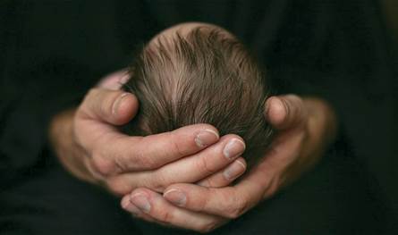 &quot;خطيئة كبرى&quot;.. فنان شهير يرفض الإنجاب ويُثير ضجة بتصريحاته (صورة)