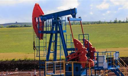  بعد خفض ترامب الرسوم الجمركية على الصين.. أسعار النفط تستقر