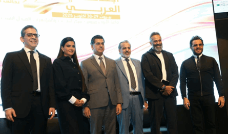 &quot;لا تصغوا للتهويل&quot;.. مرقص سلّم شهادات تقدير لمئة طالب إعلام