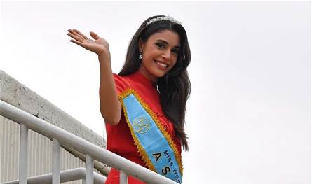 بـ &quot;تنورة قصيرة&quot;.. ياسمينا زيتون بإطلالة جديدة شاهدوا الصورة