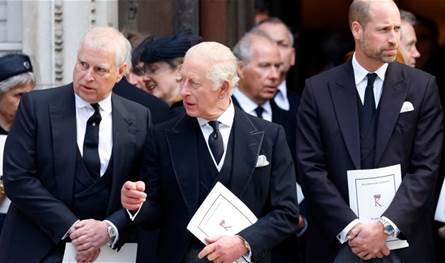 الملك تشارلز يسحب الألقاب المتبقية من الأمير أندرو ويطالبه بمغادرة قصره