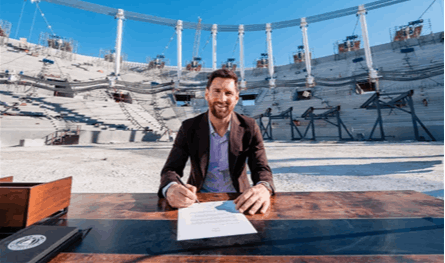 بكلمة واحدة جرحت قلوب الملايين.. ميسي يختار &quot;بيته الجديد&quot; ويوجه رسالة قاسية لبرشلونة