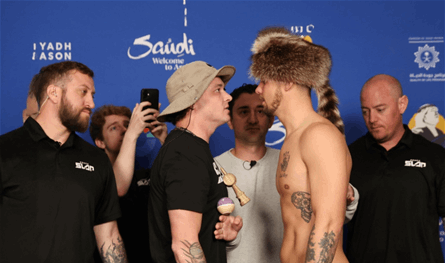 على أرض &quot;محمد عبده أرينا&quot;.. بطلان أميركيان يخوضان معركة تاريخية في بطولة الصفعات