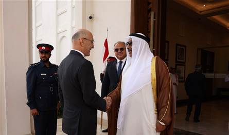 الحجار وصل إلى البحرين لترؤس وفد لبنان في أعمال منتدى &quot;حوار المنامة&quot;