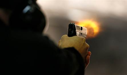 في بلدة الزرارية... أطلق النار عليه وفرّ