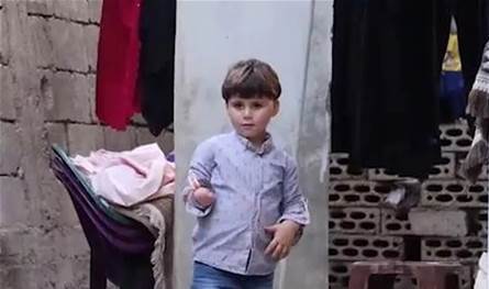 15 ساعة تحت الأنقاض... هذه قصّة الطفل علي خليفة الذي نجا من &quot;غارة الصرفند&quot;