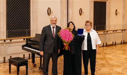 وسام الشرف الروسي لـ هبة القواس في منتدى التعاون الدولي