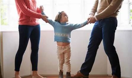 كيف تخبرين أطفالك بقرار الانفصال؟ خطوات تحافظ على الأمان