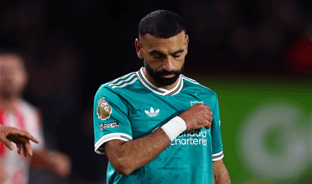  قبل مواجهة أستون فيلا..  نجم ليفربول يهاجم صلاح ويحذر &quot;الريدز&quot;