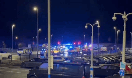 داخل قطار.. عملية طعن في بريطانيا وسقوط إصابات