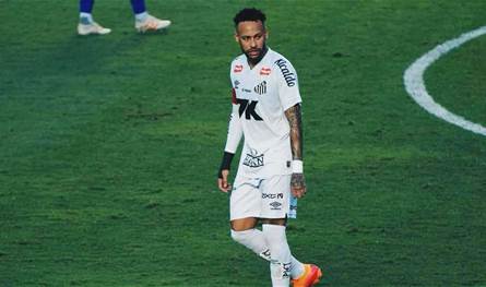 كاد يسجل هدف الفوز.. عودة نيمار إلى الملاعب مع سانتوس