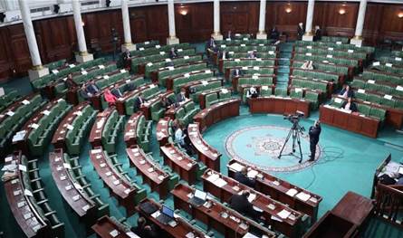 تونس.. دعوات لتشكيل حكومة سياسية تثير الجدل