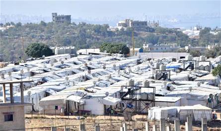 داخل مخيم للاجئين السوريين.. ماذا ضبط الجيش؟