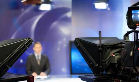 مقدمات نشرات الأخبار المسائية ليوم الأحد 