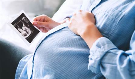 إصابة الحامل بكوفيد... خطر على صحتها أم على دماغ جنينها؟