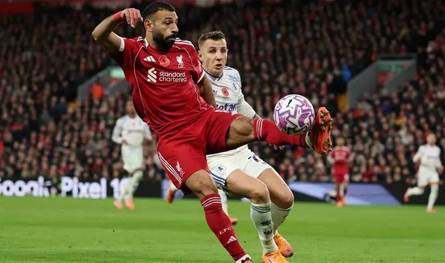 بـ&quot;142 ساعة أقل&quot;.. صلاح يعادل رقم روني القياسي