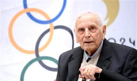 وفاة شارل كوست البطل الأولمبي الأكبر سناً عن عمر 101 عام