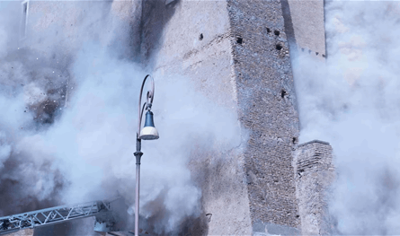 أمر البابا إينوسنت الثالث بتشييده.. انهيار برج تاريخي وسياح يشهدون الرعب (صور)