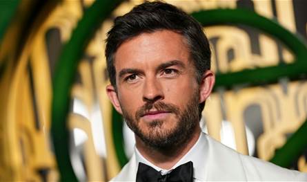 هذا الممثل هو الرجل الأكثر جاذبية لعام 2025.. تعرّفوا إليه (صور)