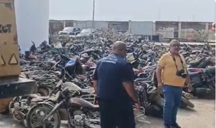 بلدية زحلة المعلقة تتلف عددا كبيرا من الدراجات النارية غير المرخصة