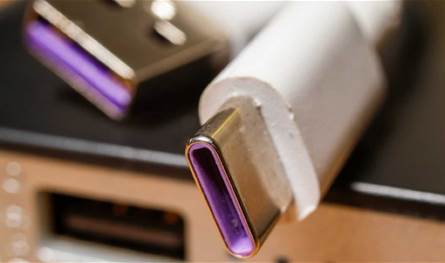 ما سرّ اللون البنفسجي في منافذ USB-C؟