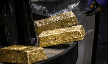 الذهب يتراجع مع صعود الدولار وتبدّد رهانات خفض الفائدة