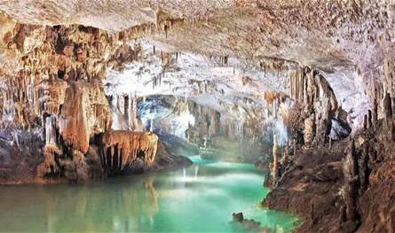 فيديو رائع لمغارة جعيتا… شاهدوه