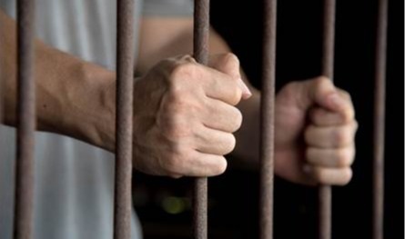 موقوف &quot;سابق&quot; مثير للجدل يخرج من السجن