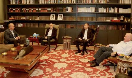 جنبلاط بحث مع السفير الروسي في القضايا السياسية اللبنانية والإقليمية