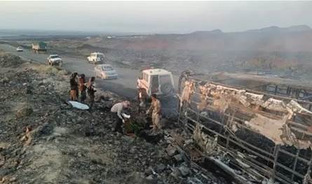 &quot;الباص&quot; احترق بالكامل... مقتل وإصابة عشرات الأشخاص في حادث سير مروّع في دولة عربيّة