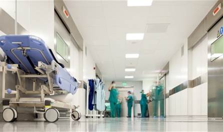 مأساة في الحازمية.. وفاة طبيب بعد سقوطه من شرفة منزله