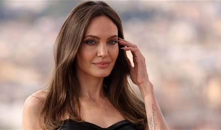أثناء تواجدها في أوكرانيا.. أنجلينا جولي تتعرّض لموقف محرج (فيديو)