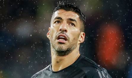 إيقاف سواريز عن مباراة حاسمة.. شاهد السبب