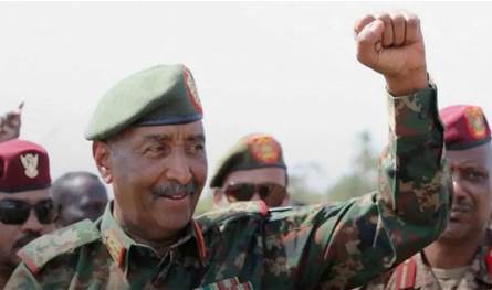 مع استمرار المعارك غربي السودان.. البرهان: ماضون في دحر التمرد