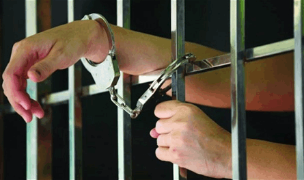 أدخلت سجن النساء.. ممثلة شهيرة في ورطة بسبب تسجيل صوتي! (فيديو)