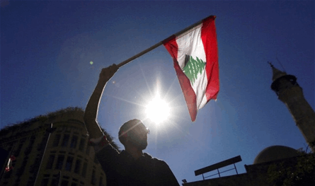 هل تعود عقارب الساعة اللبنانية سنة إلى الوراء؟