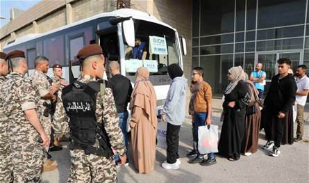 بالصور: انطلاق دفعة جديدة من النازحين السوريين إلى بلادهم