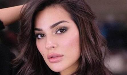 بفستان شفاف كشف عن جسمها.. نادين نجيم تُفاجئ الجمهور بإطلالتها (صورة)