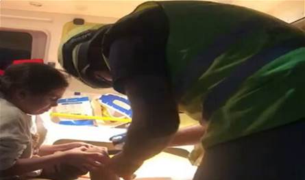 بالفيديو... إصابة طفلة في كفردونين خلال محاولتها الهروب من الغارة الإسرائيلية