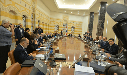 الحكومة تطلب تعليق مواد مقاعد المغتربين وسط اعتراض شيعي والحسم في مجلس النواب