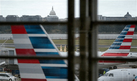 في أميركا: ضربة للمطارات الكبيرة بسبب الموظفين.. وتحذيرات لملايين المسافرين