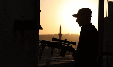 إلى روسيا وإيران.. كيف هرب رجال الأسد عبر لبنان؟