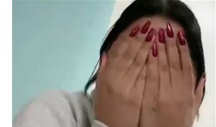 بعد تعرّضه لحادث ودخوله العناية المركزة.. زوجة الفنان الشهير تنهار لحظة وصولها إلى المستشفى