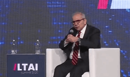 سلام بعد كتاب &quot;الحزب&quot;: قرار الحرب والسلم استردّته الحكومة 