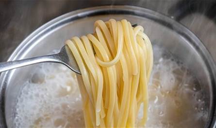 ما هي كمية الملح المثالية لطهو المعكرونة؟