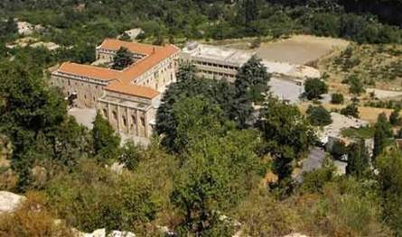 بلدية ميفوق_القطارة تبدأ تأهيل الطريق الحيوي الرابط بقرى البترون