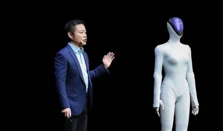 يشبه الانسان.. روبوت يرعب الصينيين! (فيديو)