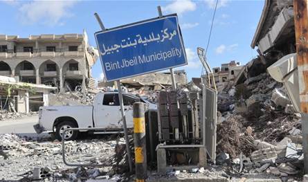 بالصور: غارة إسرائيلية من مسيّرة تستهدف سيارة بصاروخين في بنت جبيل