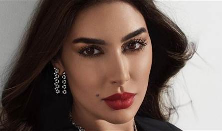 ياسمين صبري تلفت الأنظار بإطلالة كاجوال أنيقة بالأسود (صورة)